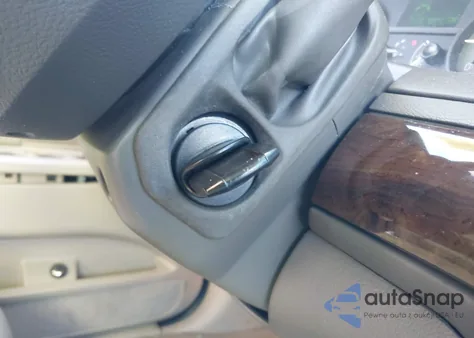 2011 Mercury Grand Marquis Ls (Fleet Only) from USA, damaged, VIN 2MEBM7FV0BX60814